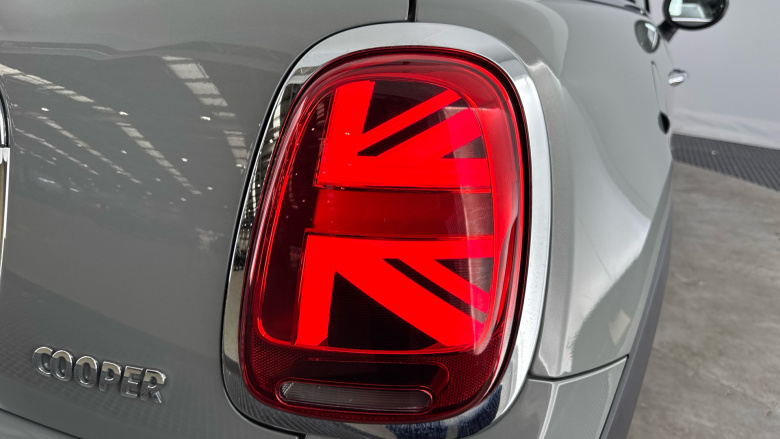 MINI Hatchback 1.5 Cooper Exclusive II 3dr Petrol Hatchback